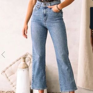 NWT Levi’s High Waisted Cropped Flare Jeans Size 25x29